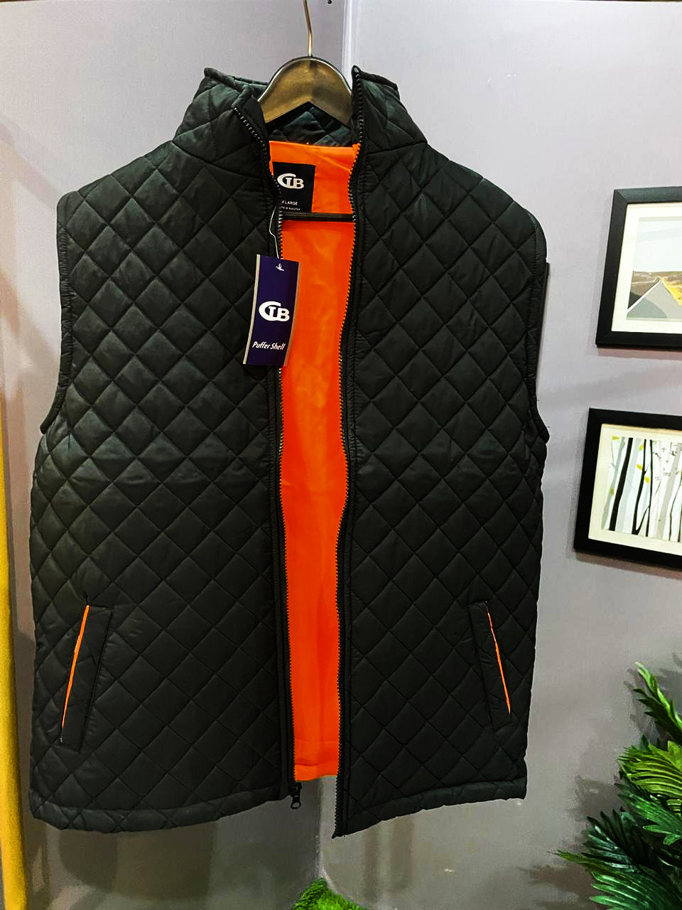 SLEEVELESS PUFFER JACKET